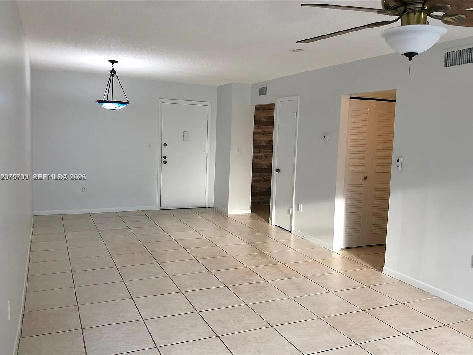 Sunrise Point Condo Bldg — Photo 2