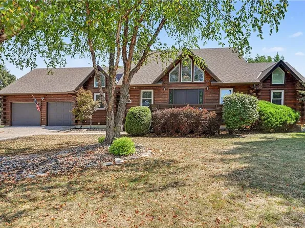 611 N Winnebago Dr, Lake Winnebago, MO 64034