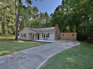 6220 McGregor Dr, Charlotte, NC 28227