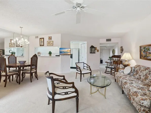 13701 SW 12th St APT 311A, Pembroke Pines, FL 33027