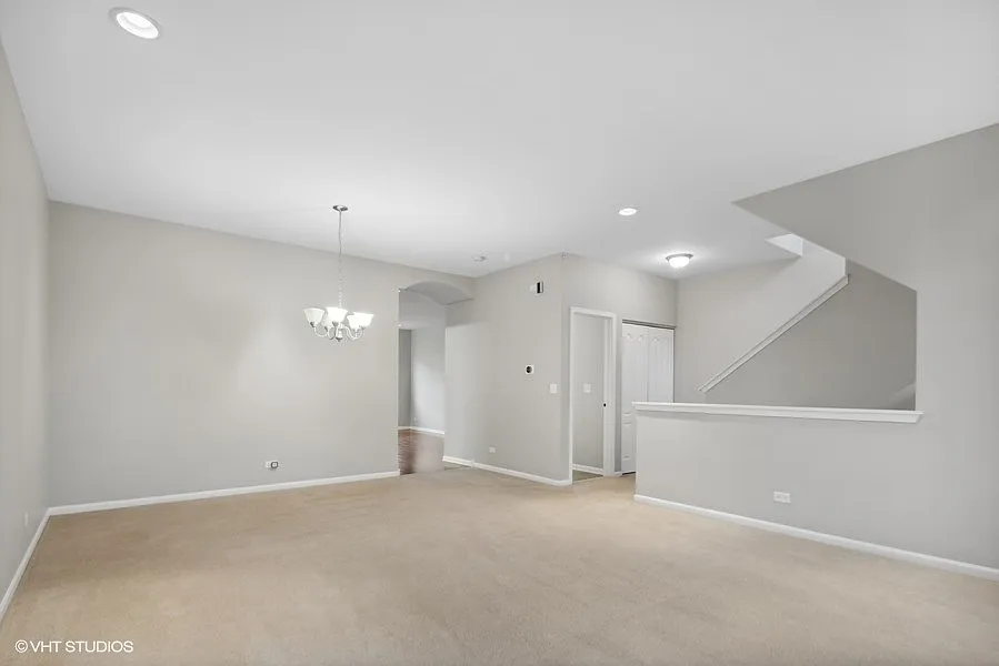 3 bed, 2.5 bath, 2460 sqft, $3,000 — Photo 3