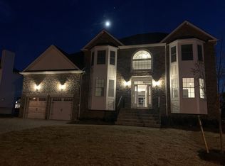11 Freedom Cir, Monroe Township, NJ 08831