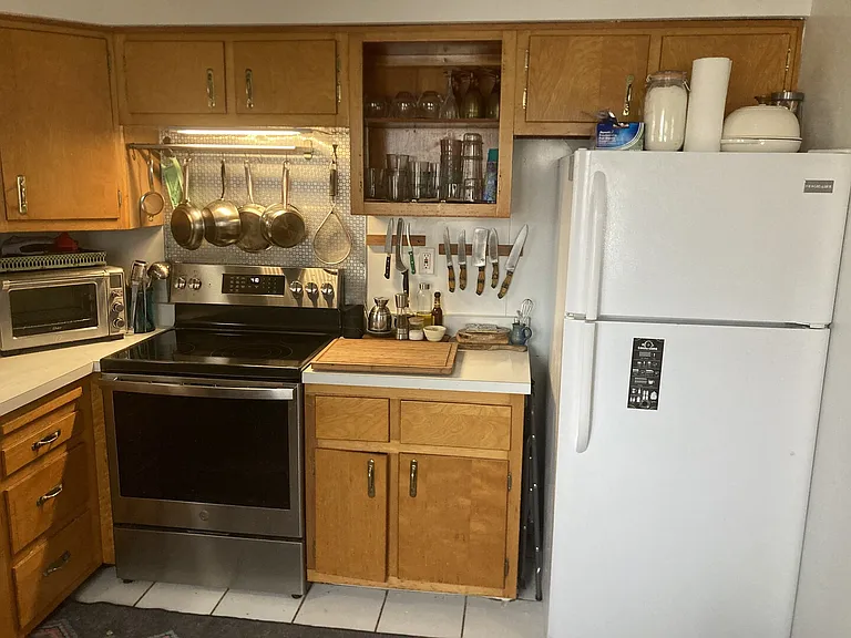 Bryant Dr — Photo 17