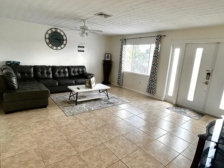 4370 Harbour Ter — Photo 2