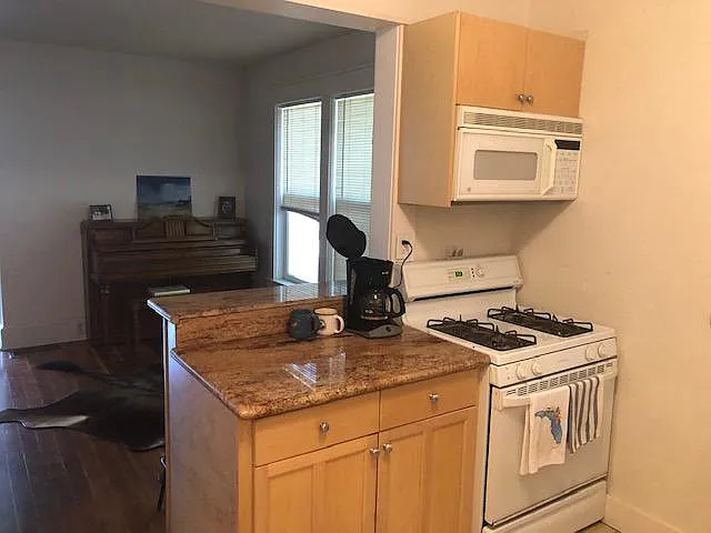 528 N Main St — Photo 7