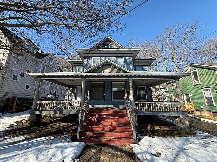 1st image of 305 Douglas Ave