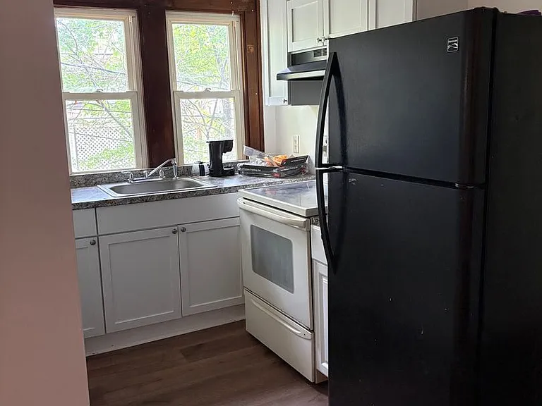 195 Francis Ave — Photo 4