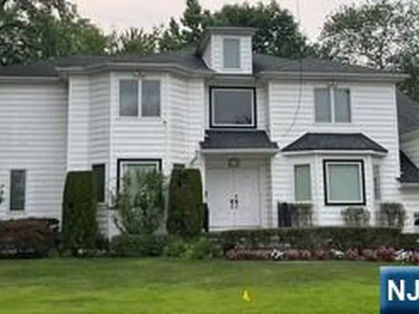 1118 Warren St, New Milford, NJ 07646