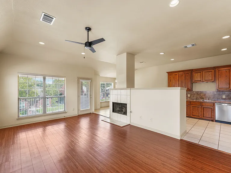 511 Mariner Dr — Photo 8