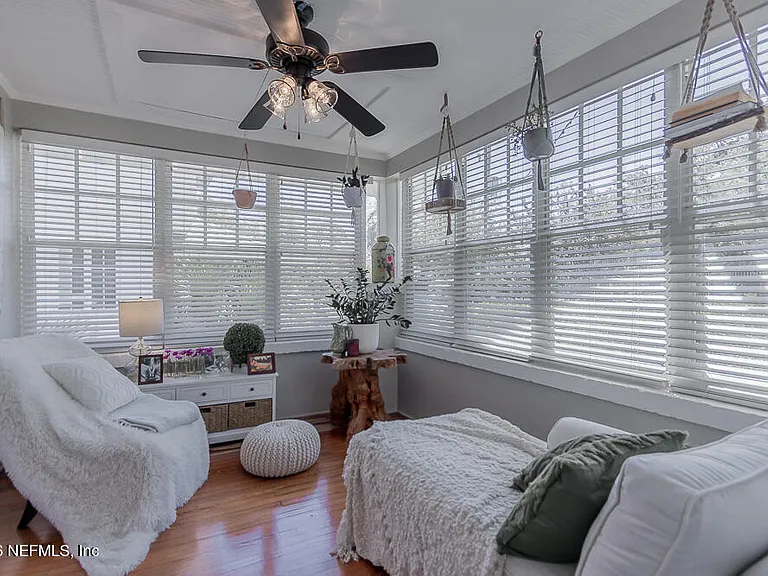 2751 Herschel St — Photo 9