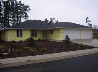 202 Park Village Ct, Florence, OR
