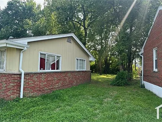 8001 Church Rd — Photo 3