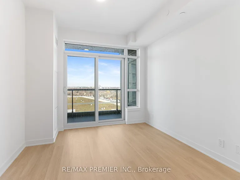 30 Upper Mall Way #909 — Photo 25