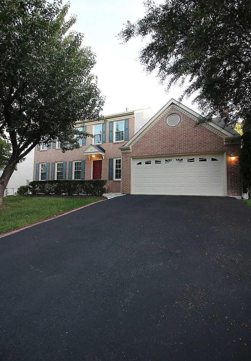 5 bed, 3.5 bath, 7074 sqft, $3,950 — Photo 1