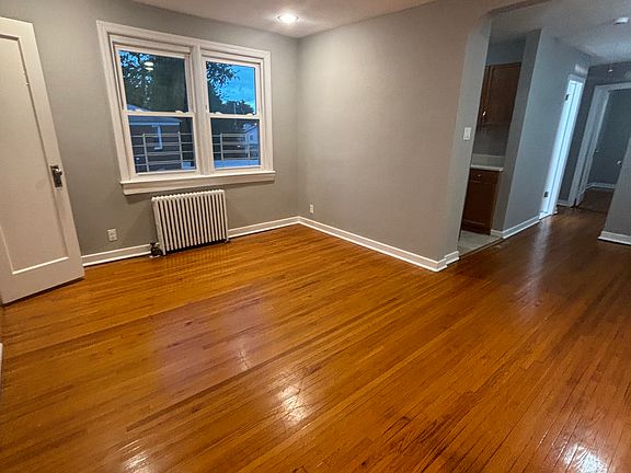 3rd image of 22 N Carpenter Ter #1L