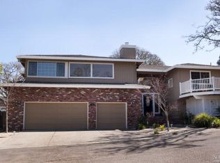 1081 Tamarisk Dr, Napa, CA 94559