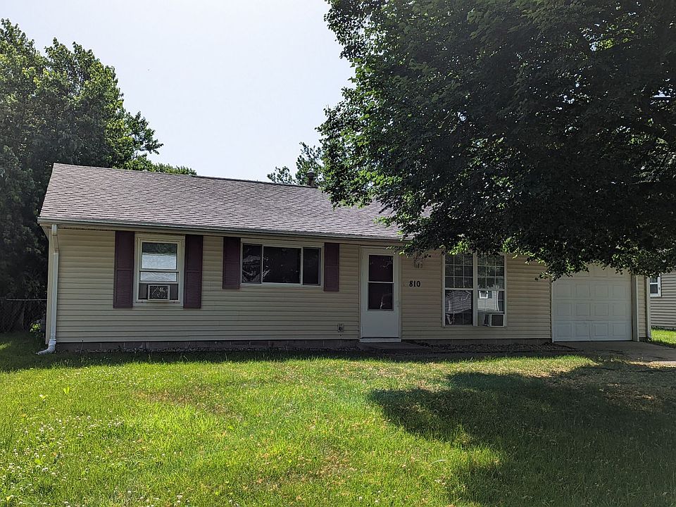 1st image of 810 Maplepark Dr
