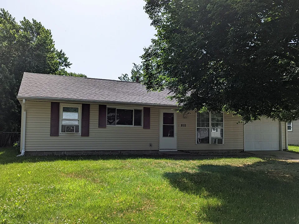 810 Maplepark Dr