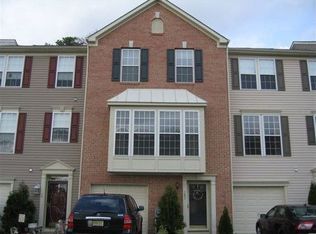 102 Colts Neck Dr, Sicklerville, NJ 08081