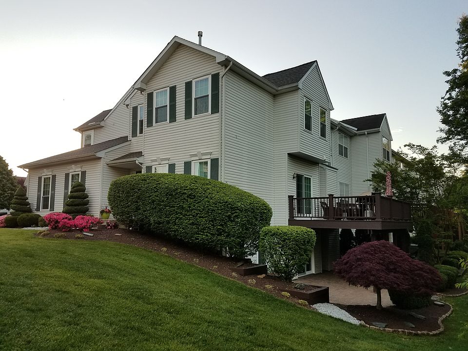 End Unit with Walk-Out