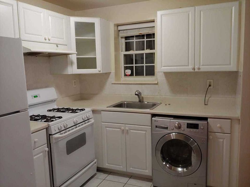 1st image of 3055 80th St