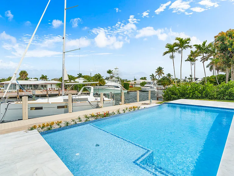273 Tropic Dr — Photo 13