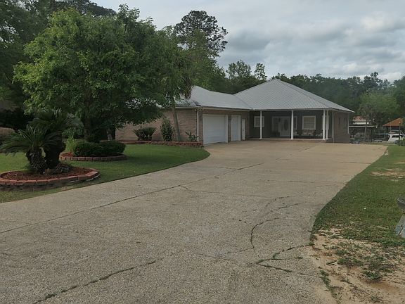 Waterfront w plenty parking