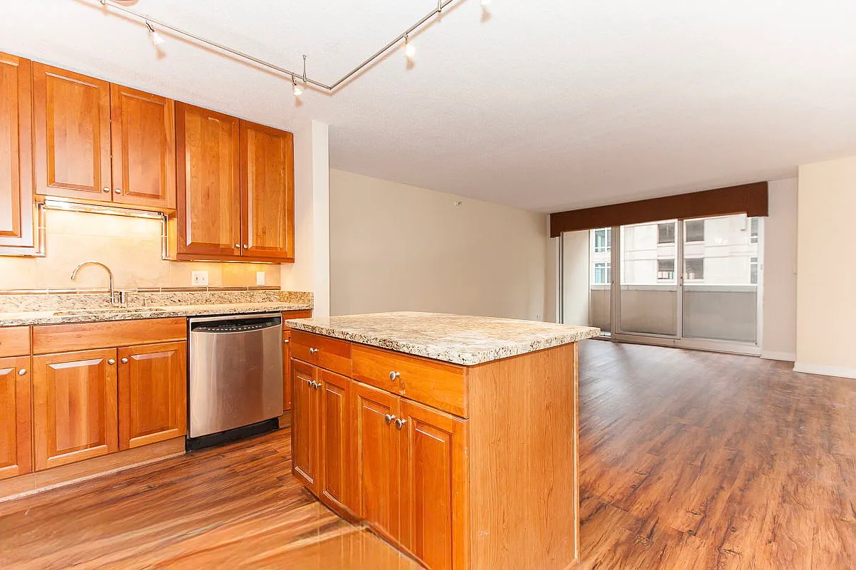 1 bed, 1.0 bath, $2,495 — Photo 1