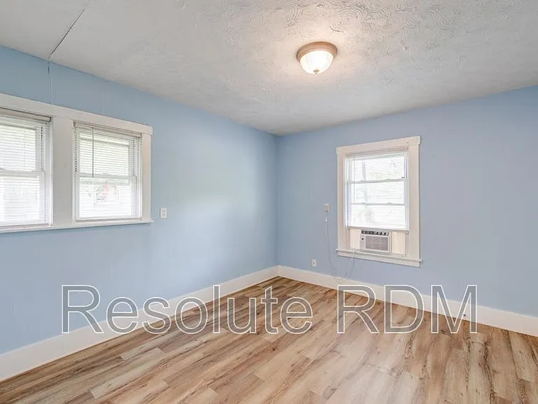 1308 E Taylor St — Photo 23