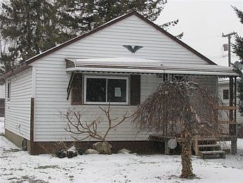 1st image of 32734 Elm St