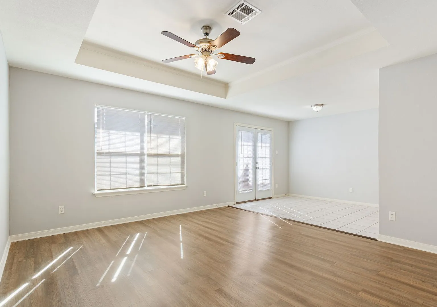 China Spring 4 Bedroom — Photo 3