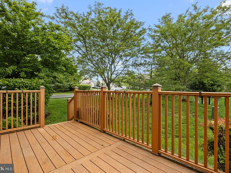 115 Goldfinch Ct #237 — Photo 9