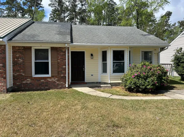 2111 Rolling Ridge Dr, Midway Park, NC 28544