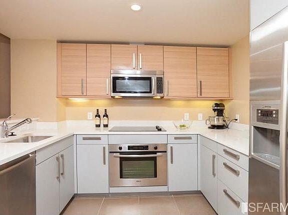 3rd image of 555 4th St Unit 412
