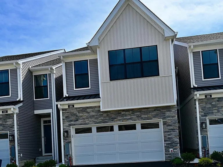 106 Segel Dr — Photo 1