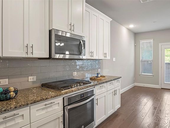 4th image of 2932 Galveston St