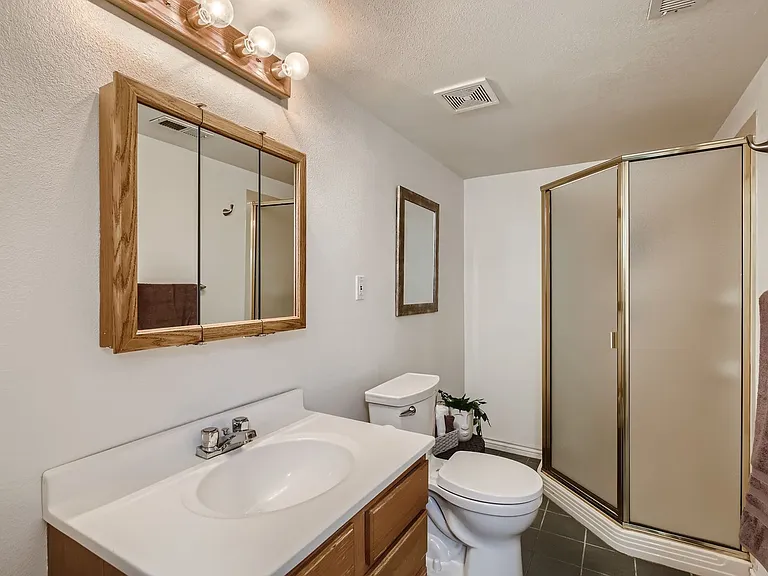 3974 Hawthorne Cir — Photo 21