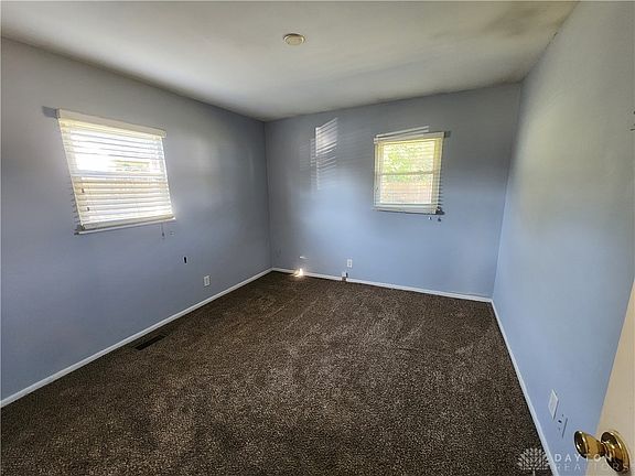 5th image of 809 Hedwick St