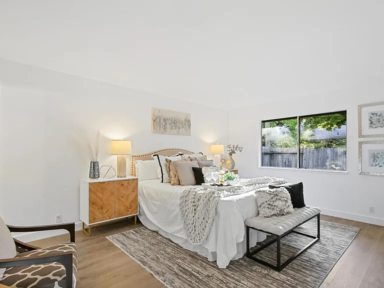 1013 Plum Ln — Photo 6