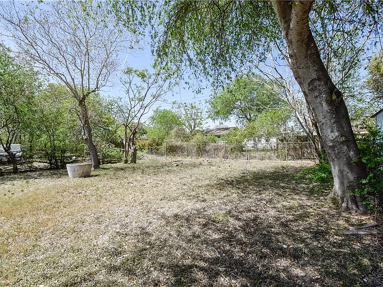 4613 Odem Dr — Photo 31