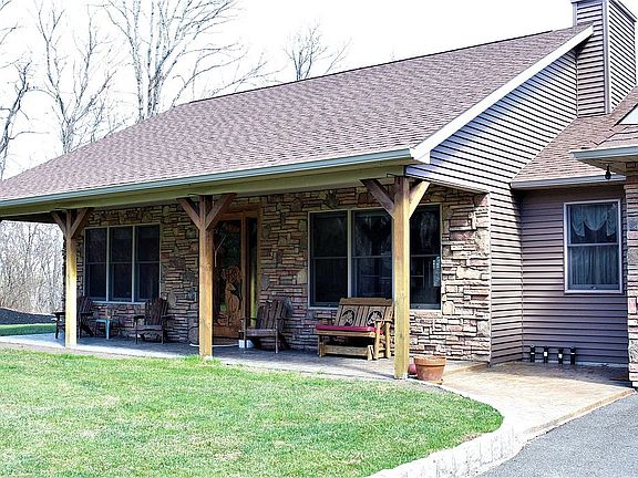 Front porch w/ stone details