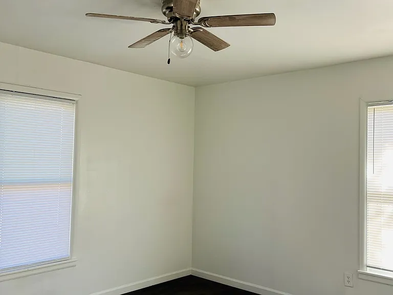 2025 N Mockingbird Ln — Photo 9