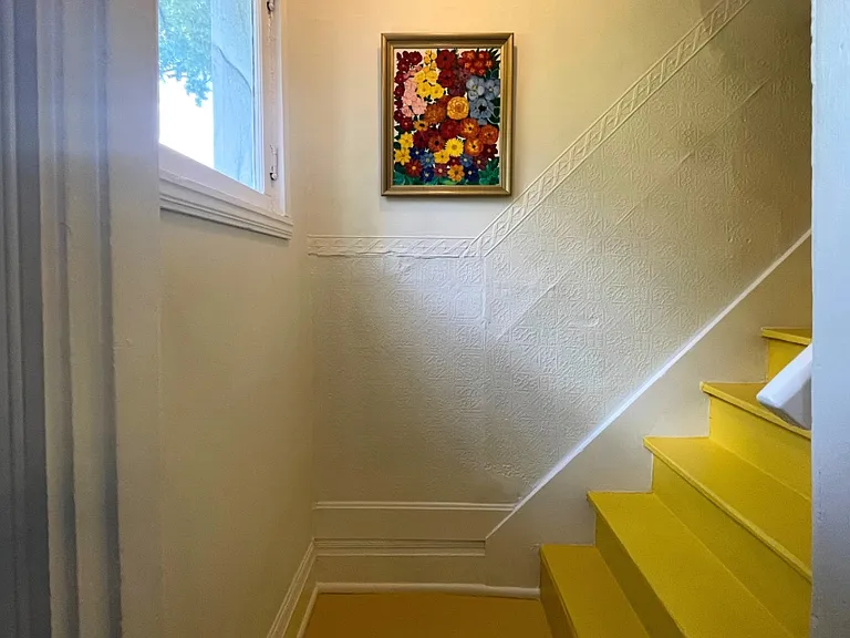 2124 Herrick Ave — Photo 9