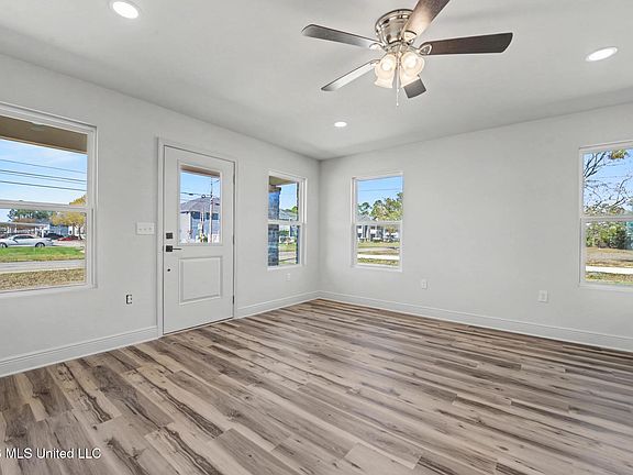 3rd image of 4416 Beatline Rd