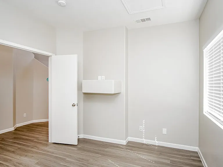 716 Pine Field Ln — Photo 11