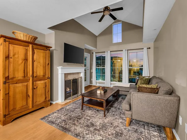 888 Gauthier Ave #315, Coquitlam, BC V3K 6Y1