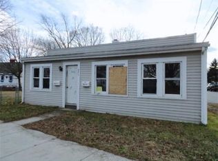 893 W Shore Rd, Warwick, RI 02889