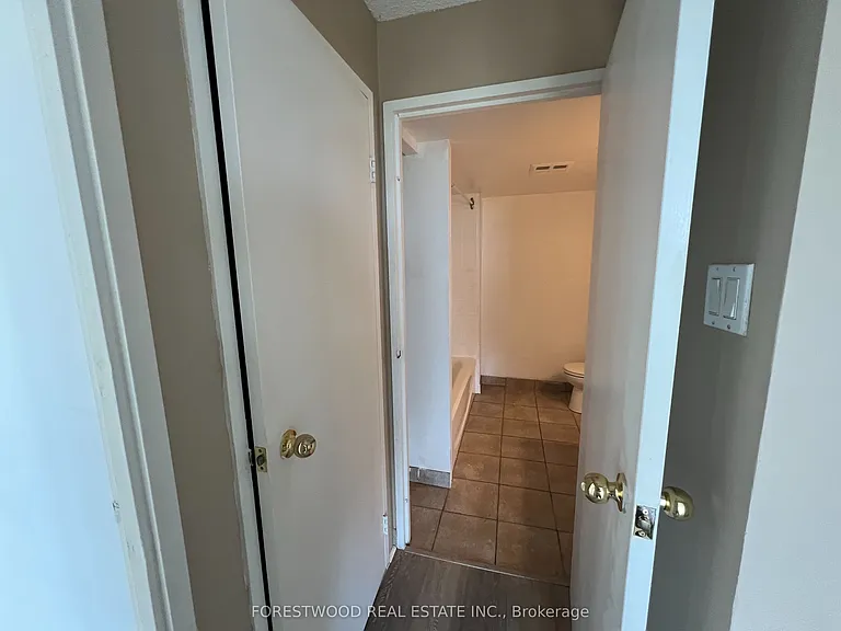 35 Trailwood Dr #711 — Photo 19
