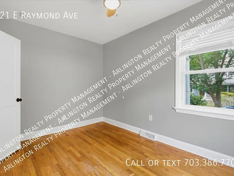121 E Raymond Ave — Photo 15
