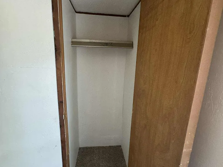 105 W Lewis St — Photo 7